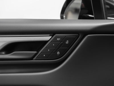 2025 Porsche Macan Macan 4S Electric