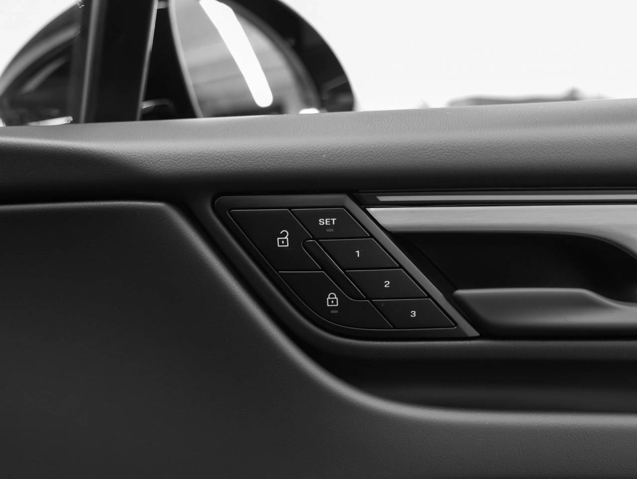 2025 Porsche Macan Macan 4S Electric