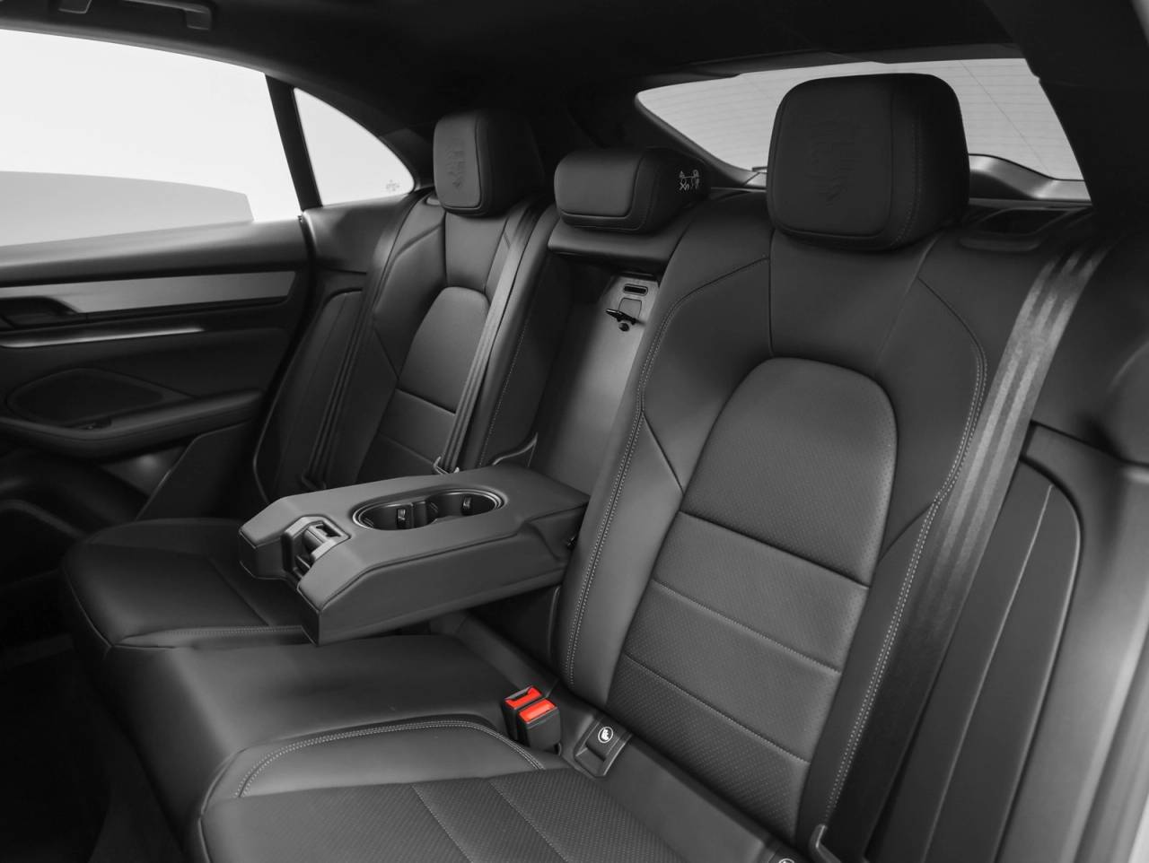 2025 Porsche Macan Macan 4S Electric