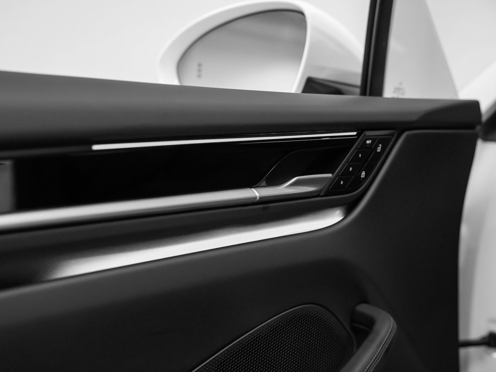 2025 Porsche Macan Macan 4S Electric