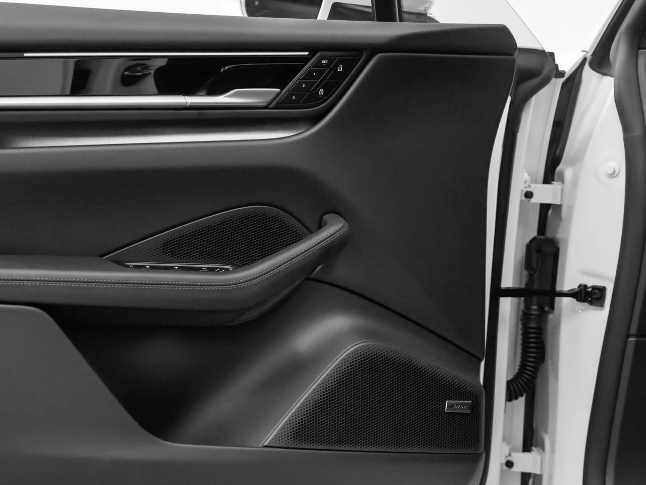 2025 Porsche Macan Macan 4S Electric