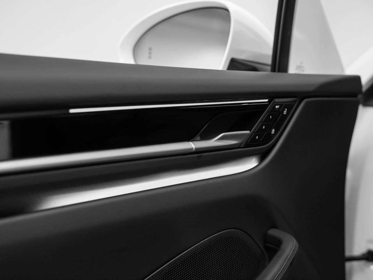 2025 Porsche Macan Macan 4S Electric