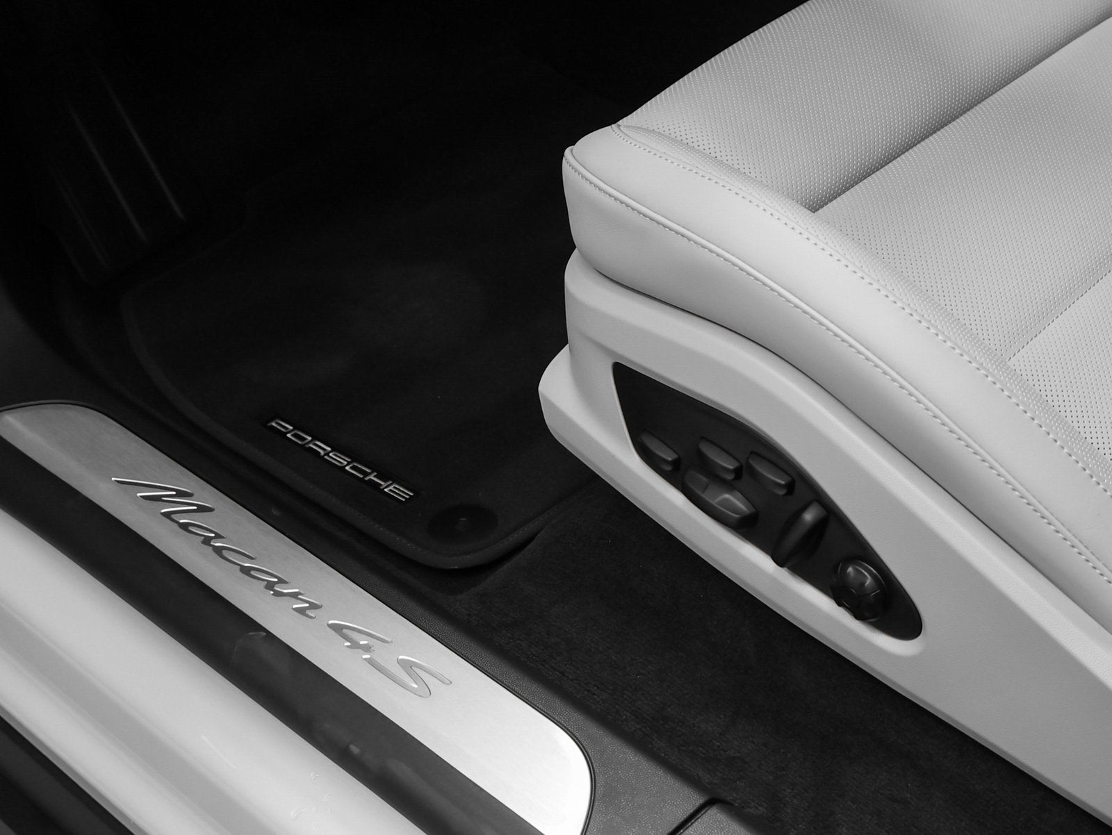 2025 Porsche Macan Macan 4S Electric