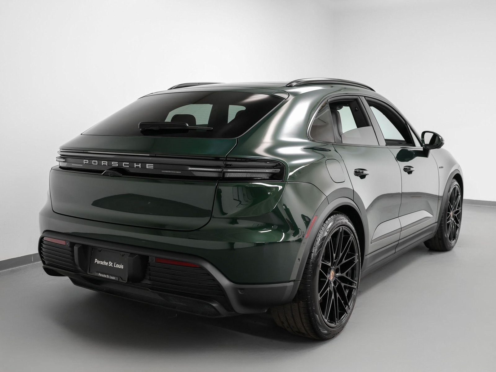 2025 Porsche Macan Macan 4S Electric