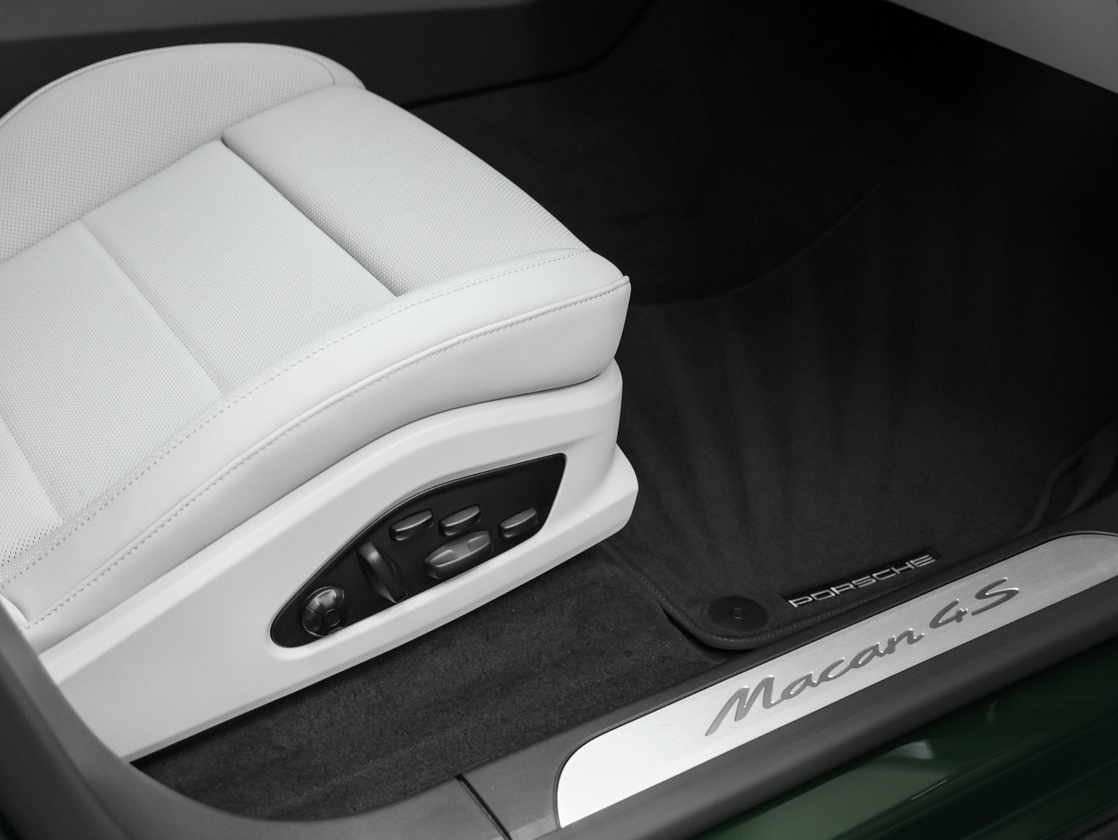 2025 Porsche Macan Macan 4S Electric