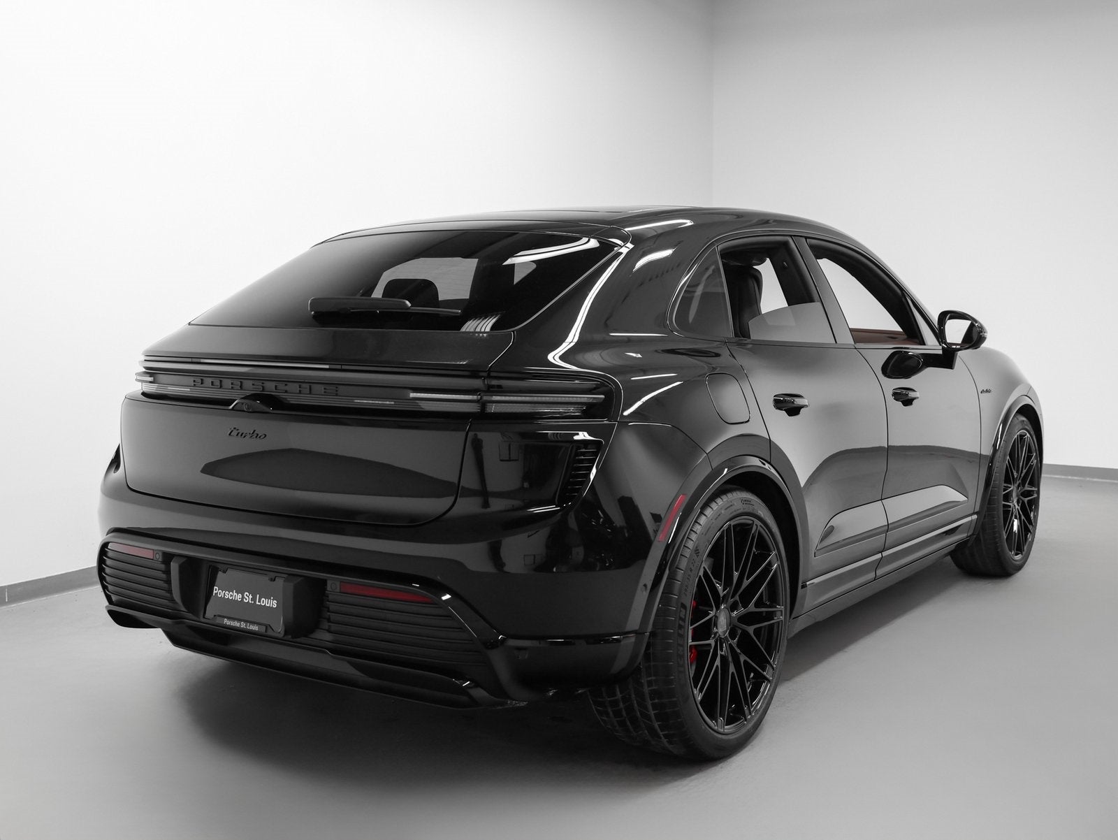 2025 Porsche Macan Macan Turbo Electric