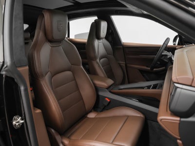 2025 Porsche Macan Macan Turbo Electric