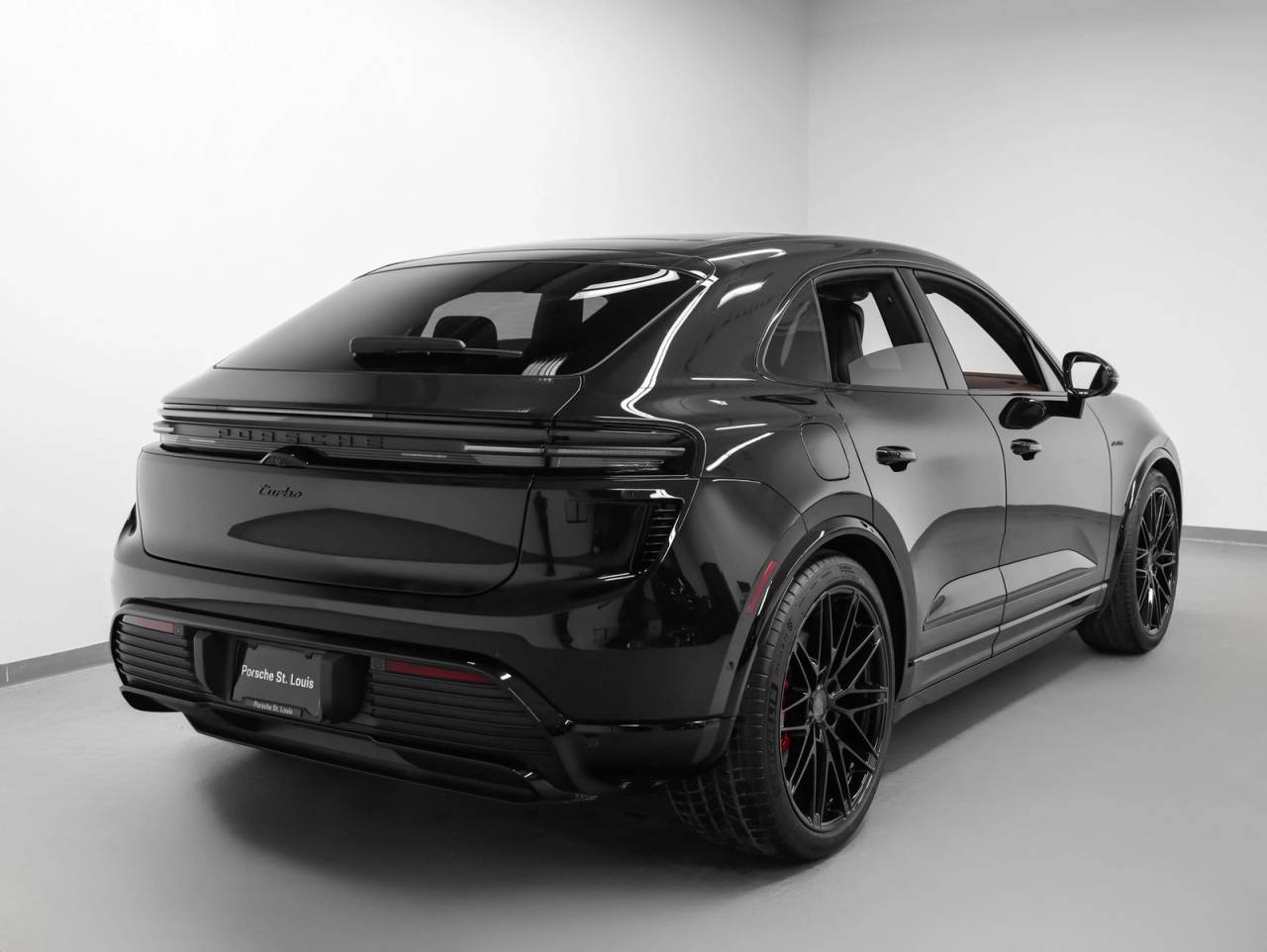 2025 Porsche Macan Macan Turbo Electric