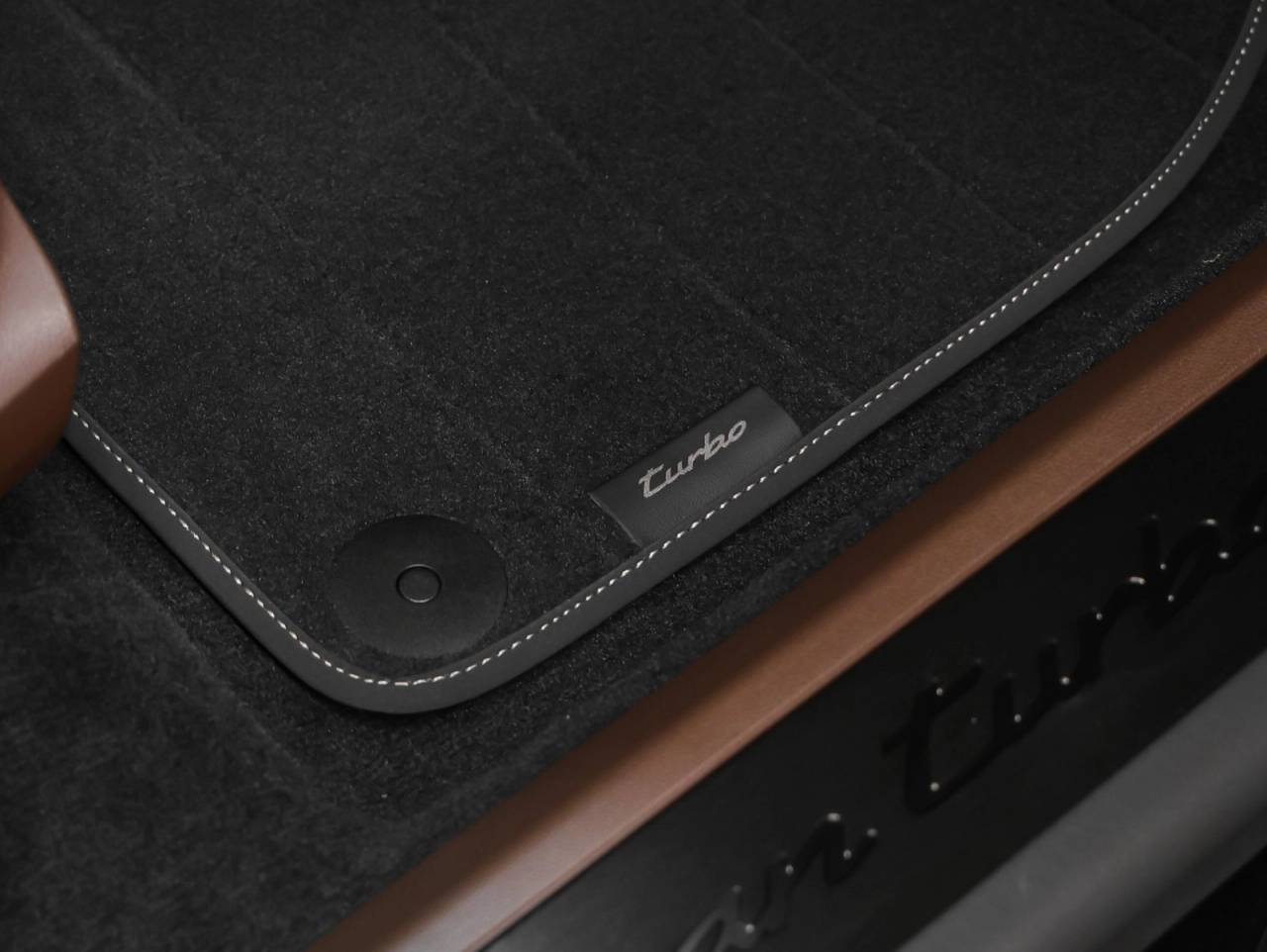 2025 Porsche Macan Macan Turbo Electric