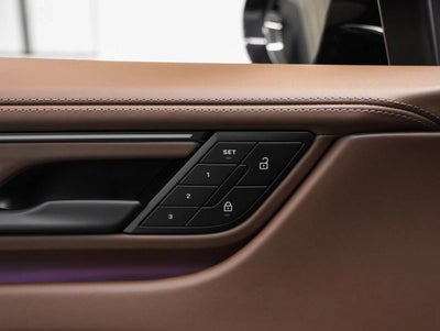 2025 Porsche Macan Macan Turbo Electric