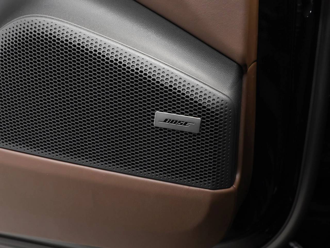 2025 Porsche Macan Macan Turbo Electric