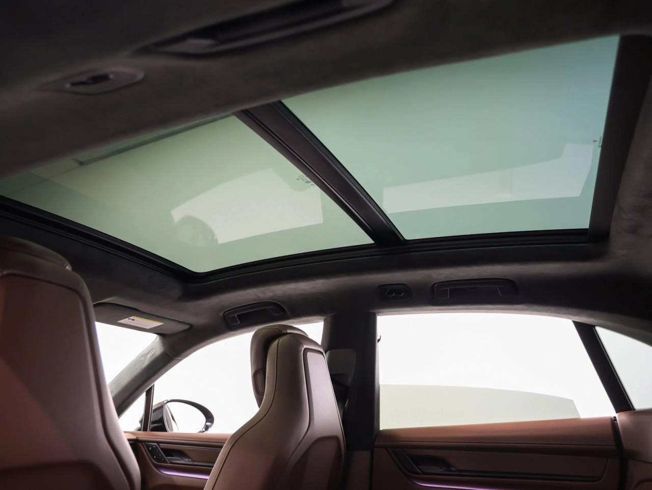 2025 Porsche Macan Macan Turbo Electric