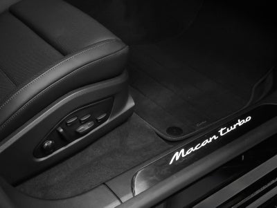 2026 Porsche Macan Turbo Electric