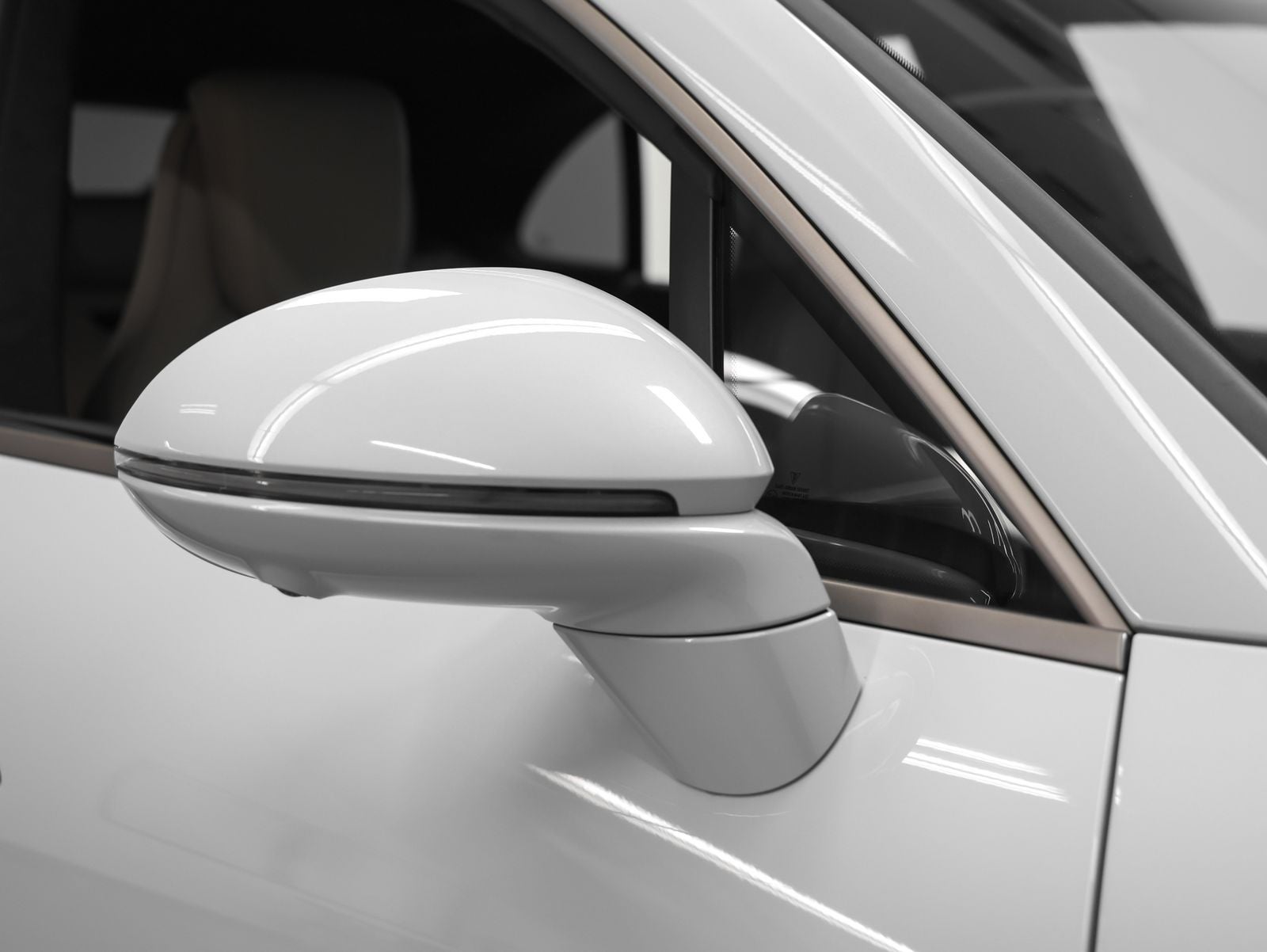 2025 Porsche Macan Macan Turbo Electric