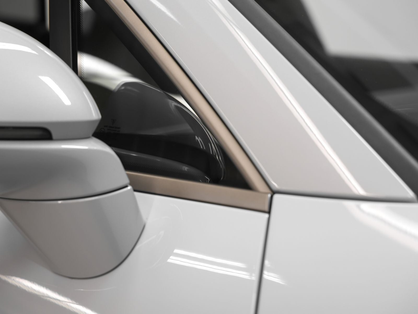 2025 Porsche Macan Macan Turbo Electric