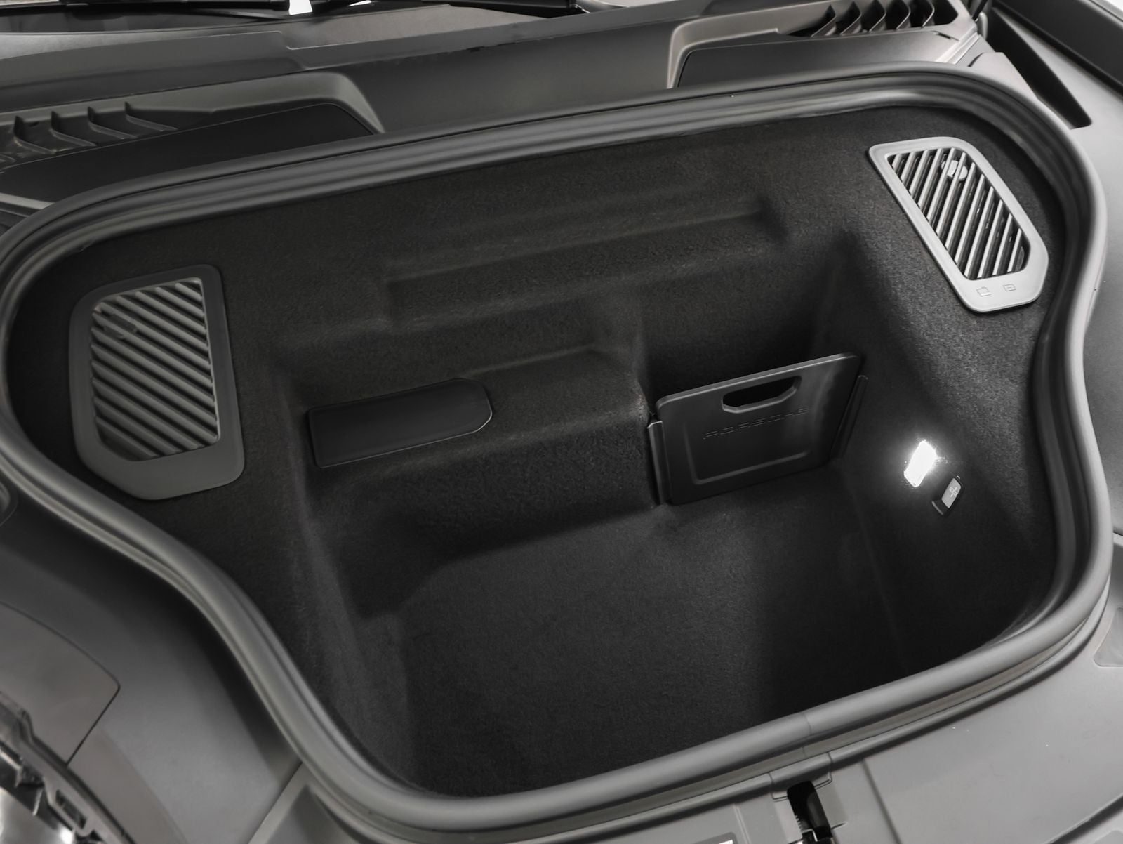 2025 Porsche Macan Macan Turbo Electric