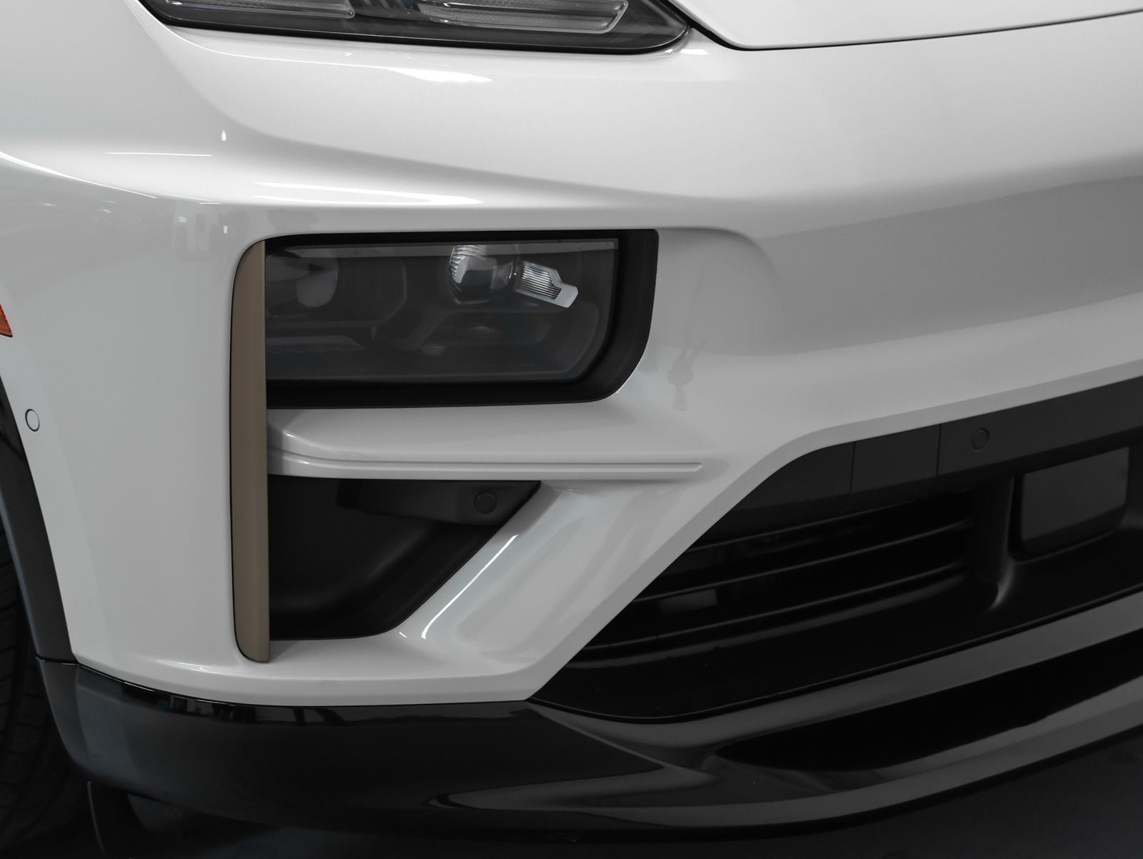 2025 Porsche Macan Macan Turbo Electric