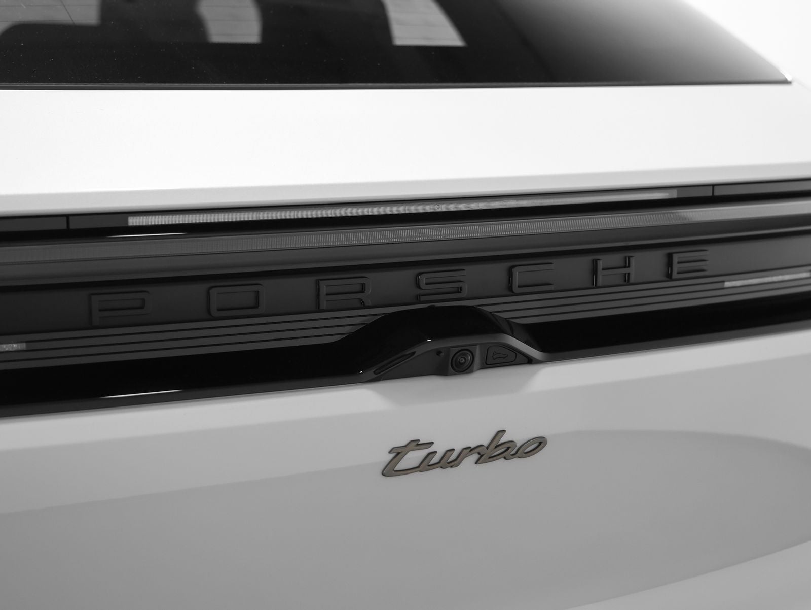 2025 Porsche Macan Macan Turbo Electric