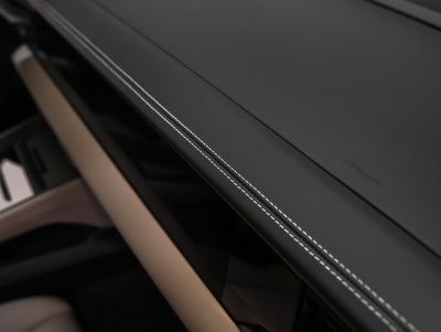 2025 Porsche Macan Macan Turbo Electric