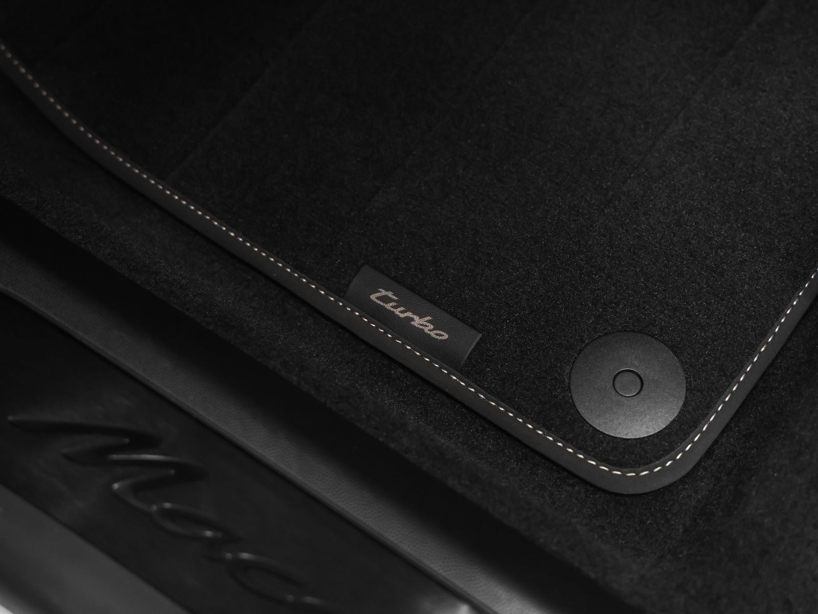 2025 Porsche Macan Macan Turbo Electric