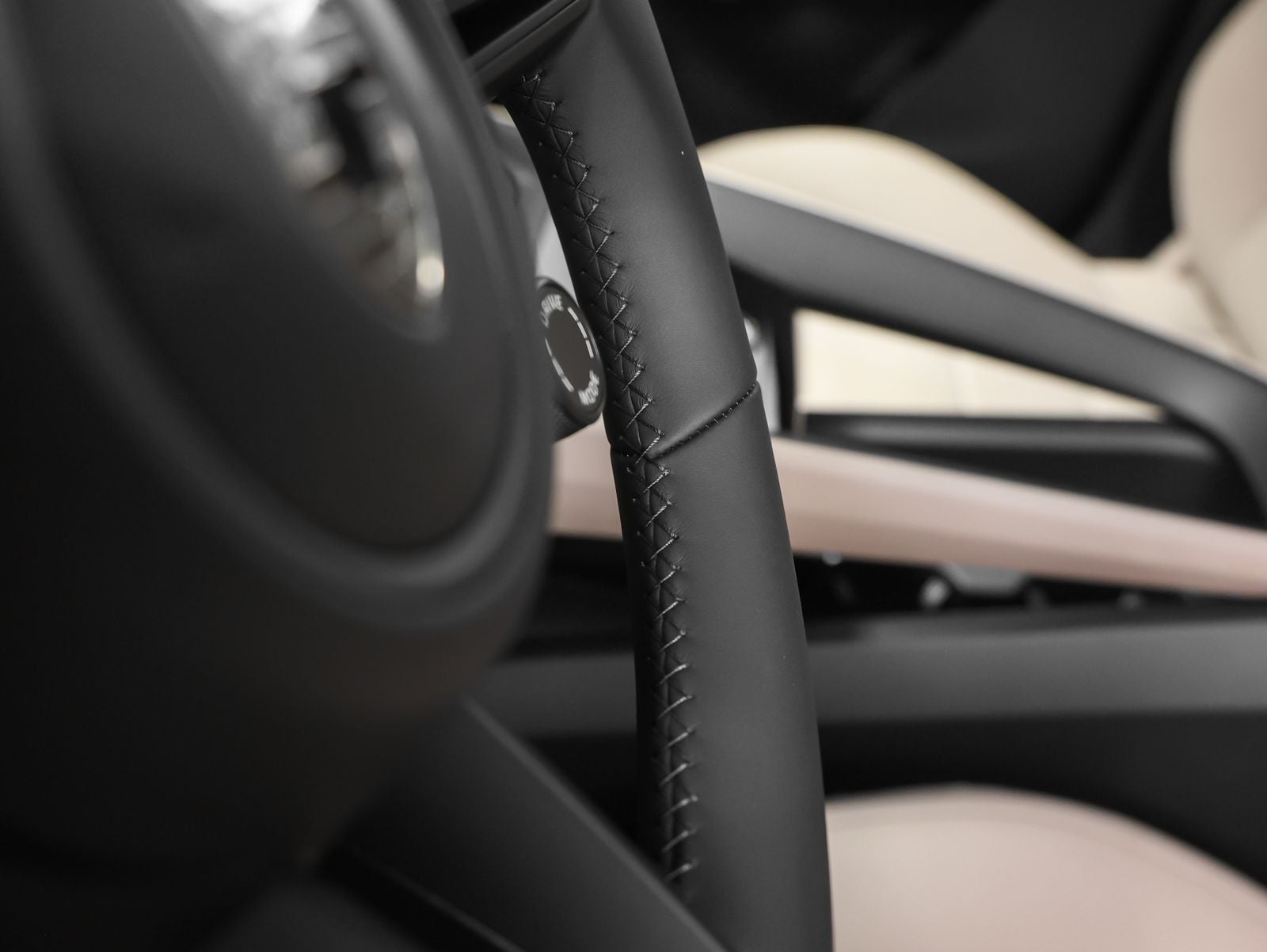 2025 Porsche Macan Macan Turbo Electric