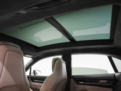 2025 Porsche Macan Macan Turbo Electric