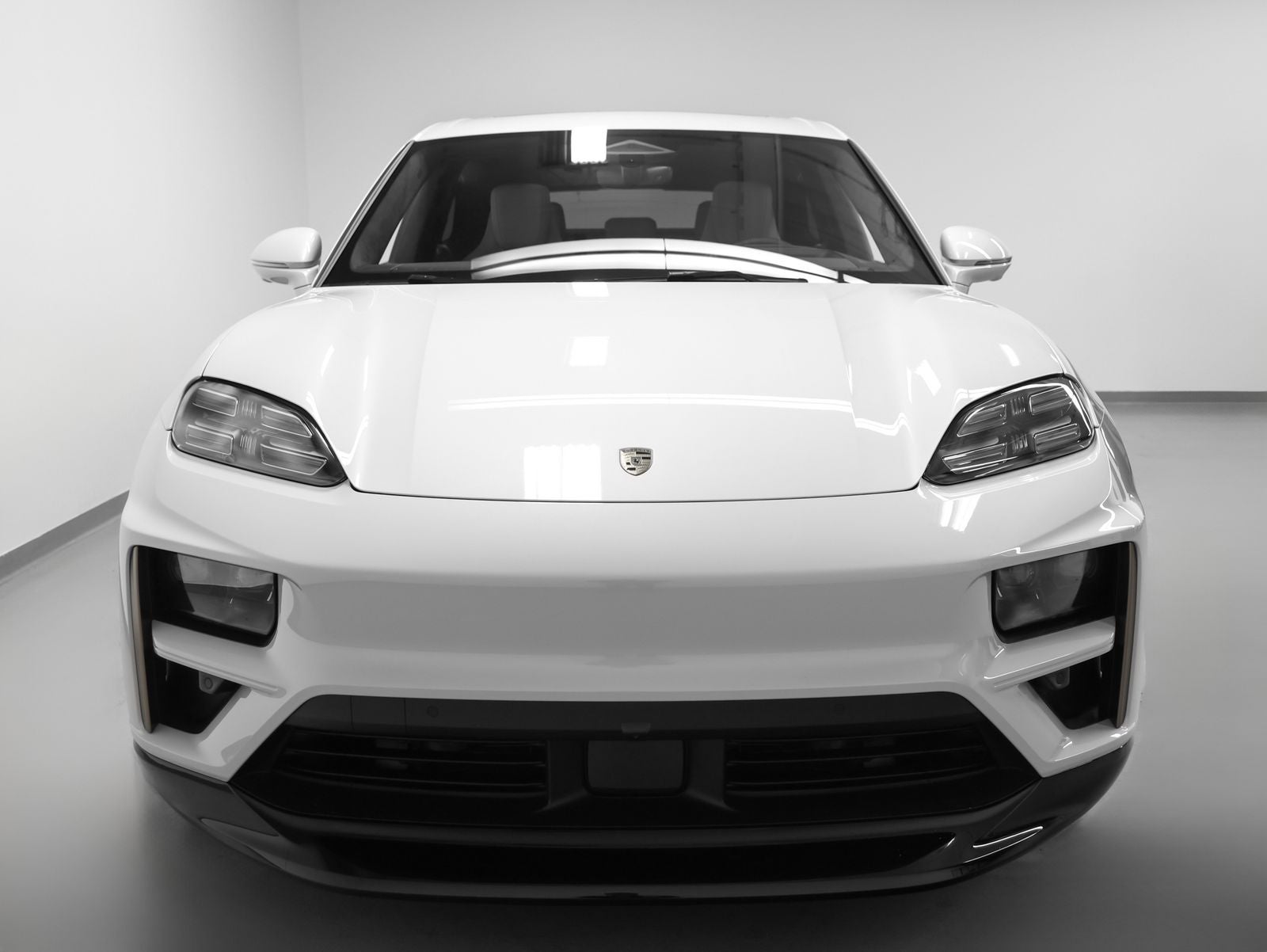 2025 Porsche Macan Macan Turbo Electric