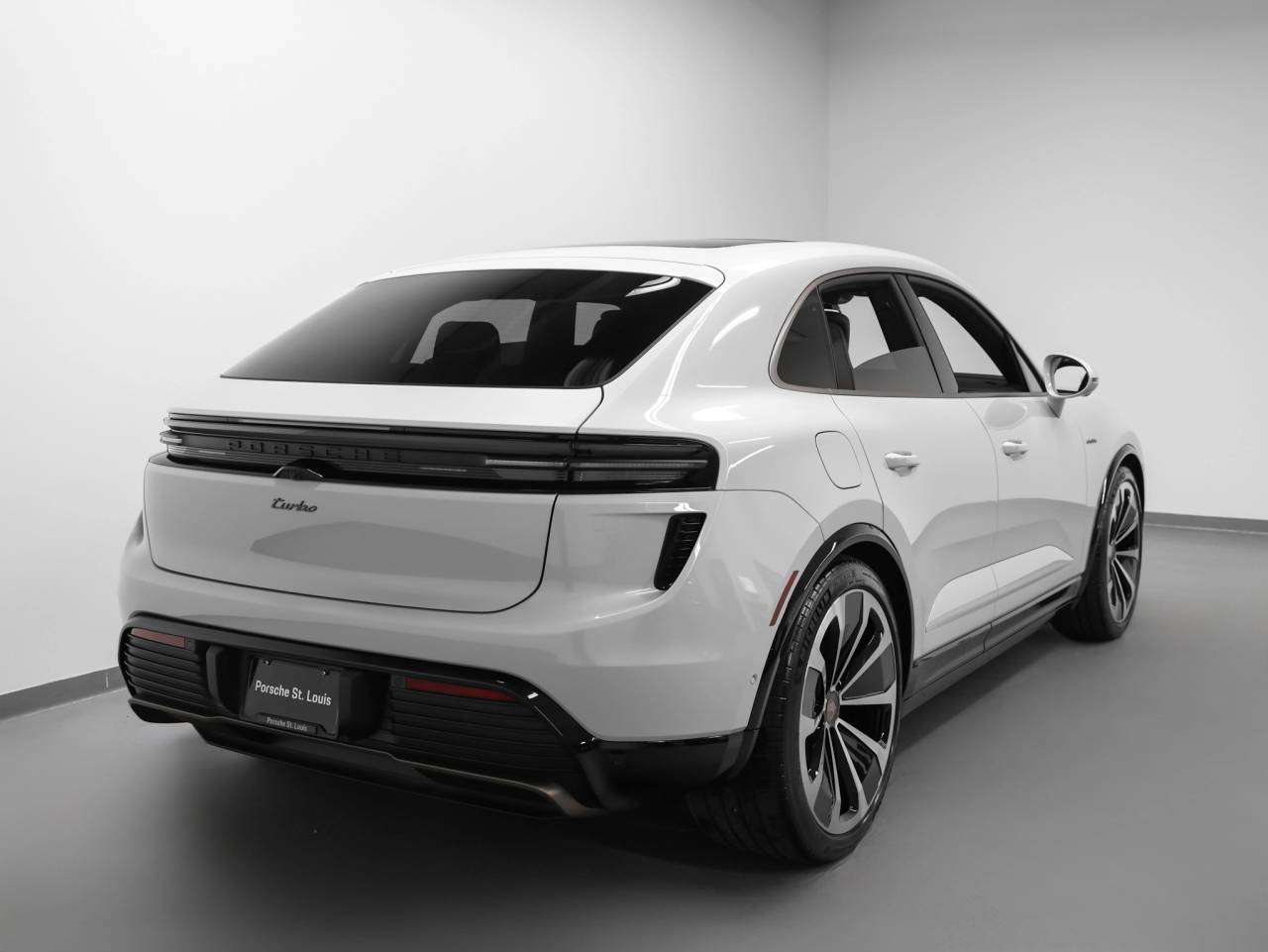 2025 Porsche Macan Macan Turbo Electric