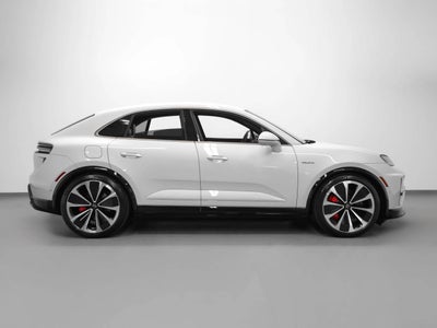 2025 Porsche Macan Macan Turbo Electric
