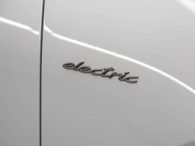 2025 Porsche Macan Macan Turbo Electric