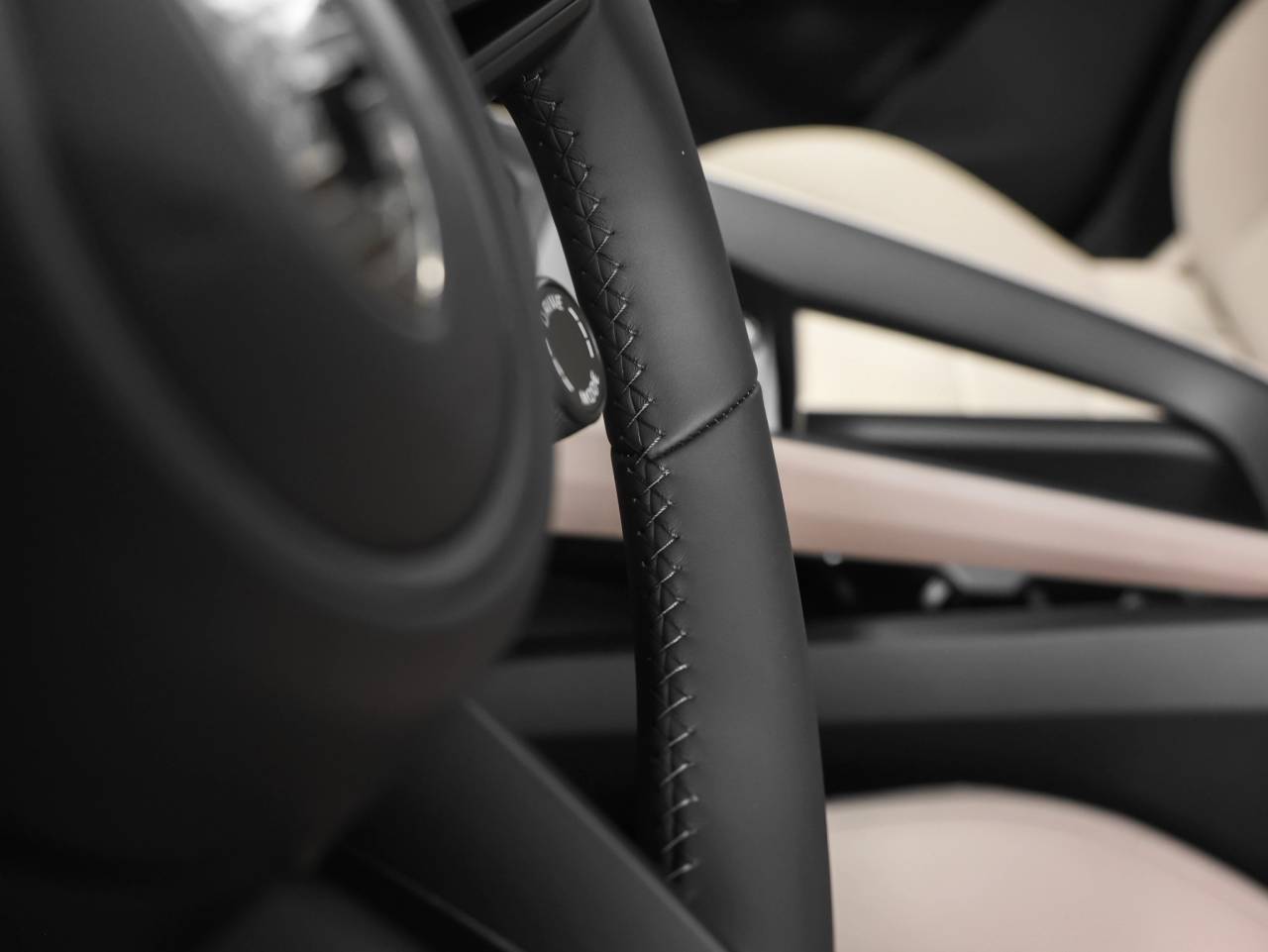 2025 Porsche Macan Macan Turbo Electric