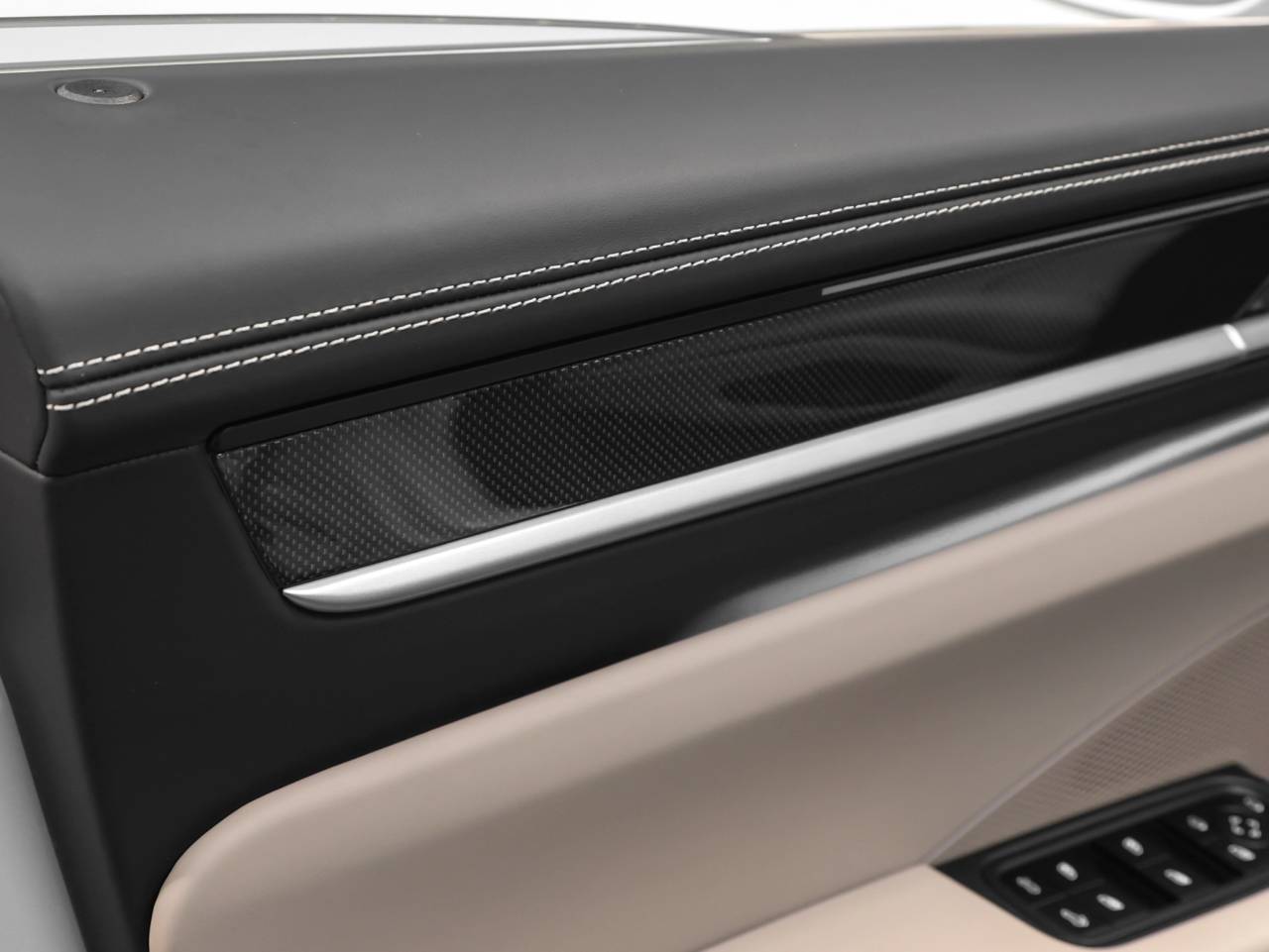 2025 Porsche Macan Macan Turbo Electric