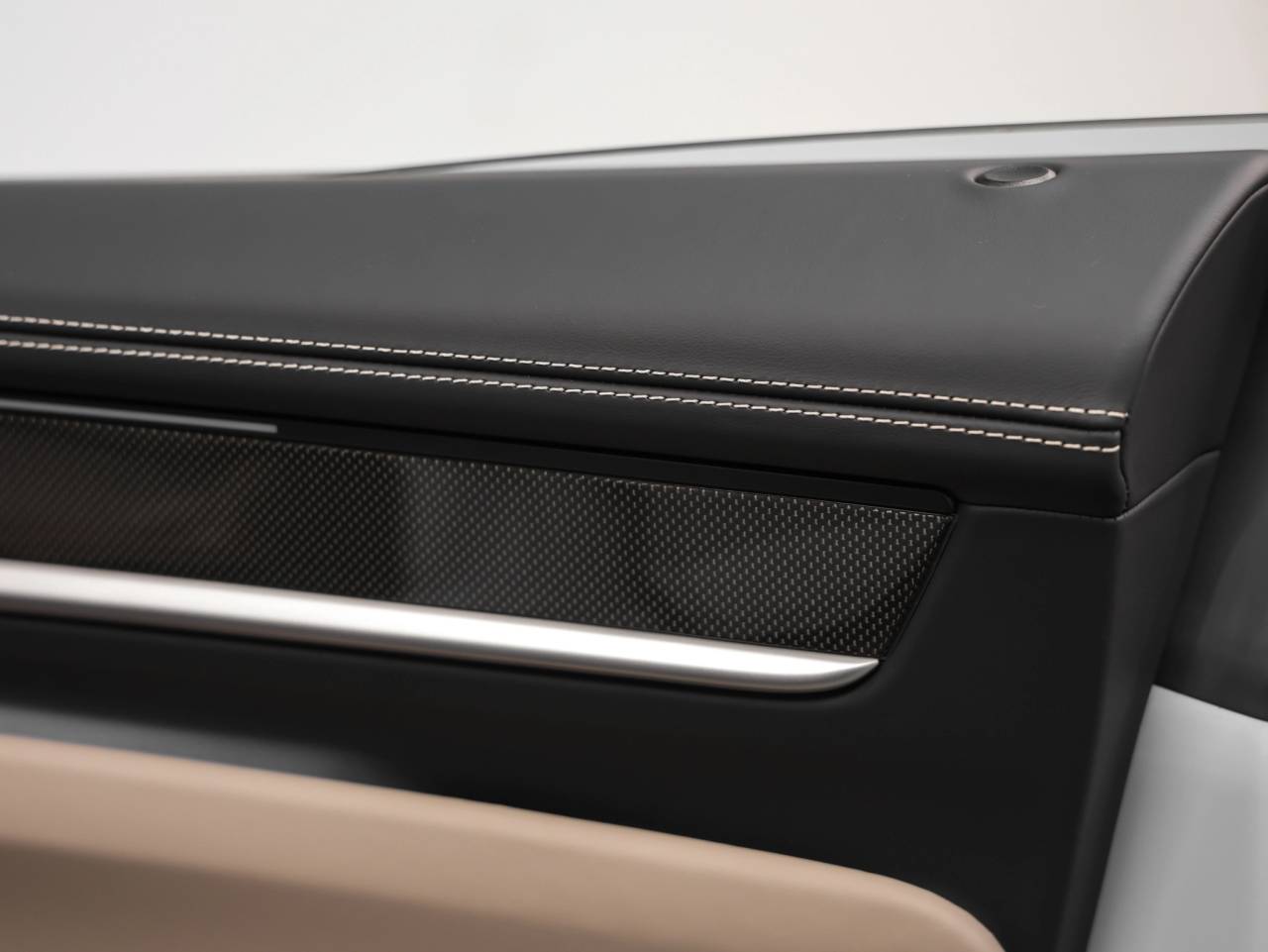 2025 Porsche Macan Macan Turbo Electric