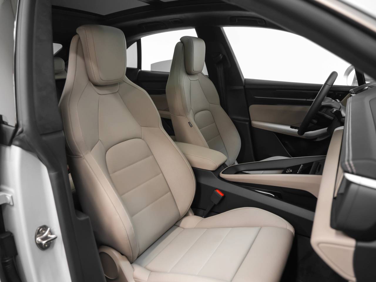 2025 Porsche Macan Macan Turbo Electric