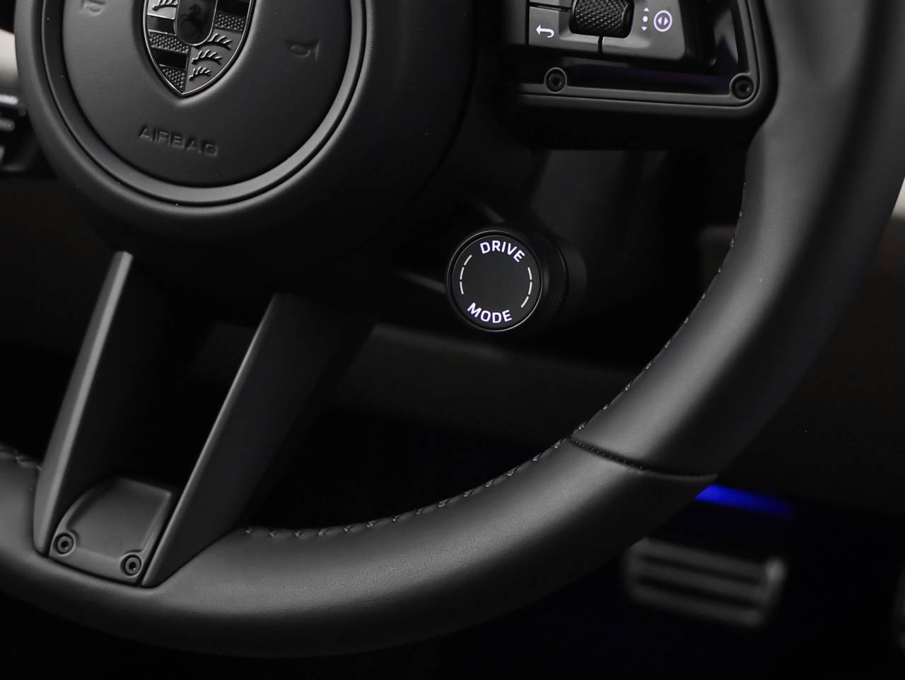 2025 Porsche Macan Macan Turbo Electric