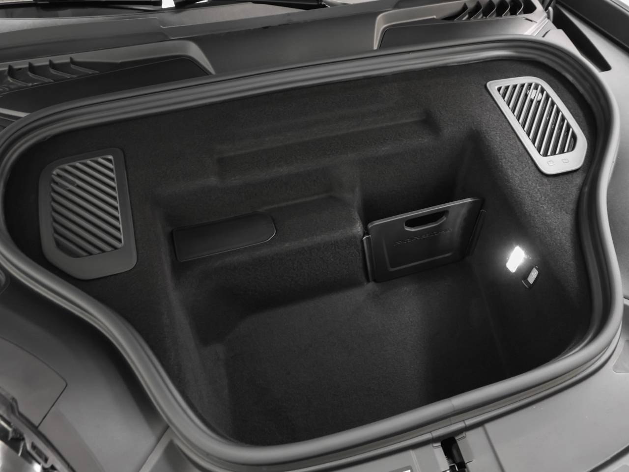 2025 Porsche Macan Macan Turbo Electric