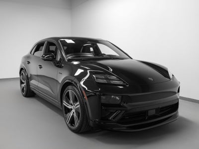 2025 Porsche Macan Macan Turbo Electric
