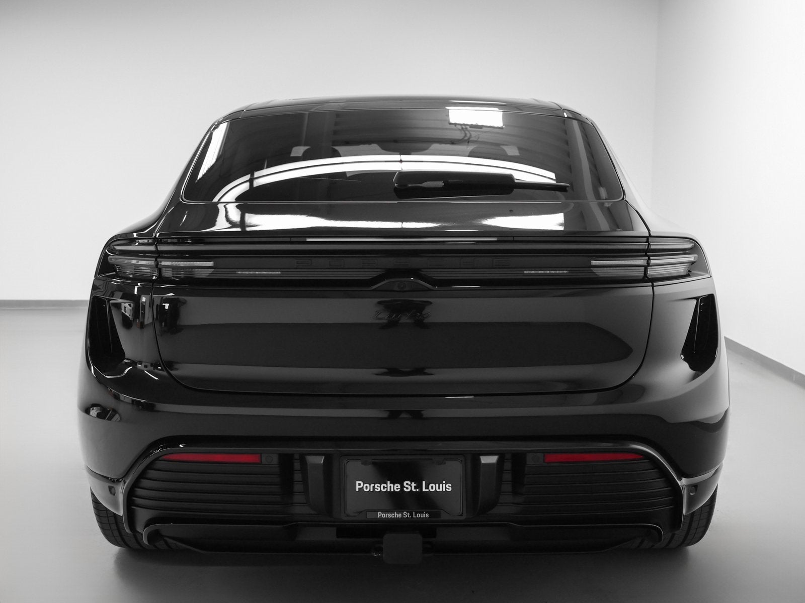 2025 Porsche Macan Macan Turbo Electric