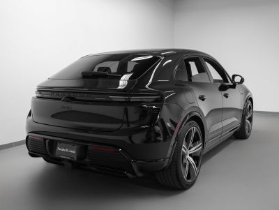 2025 Porsche Macan Macan Turbo Electric