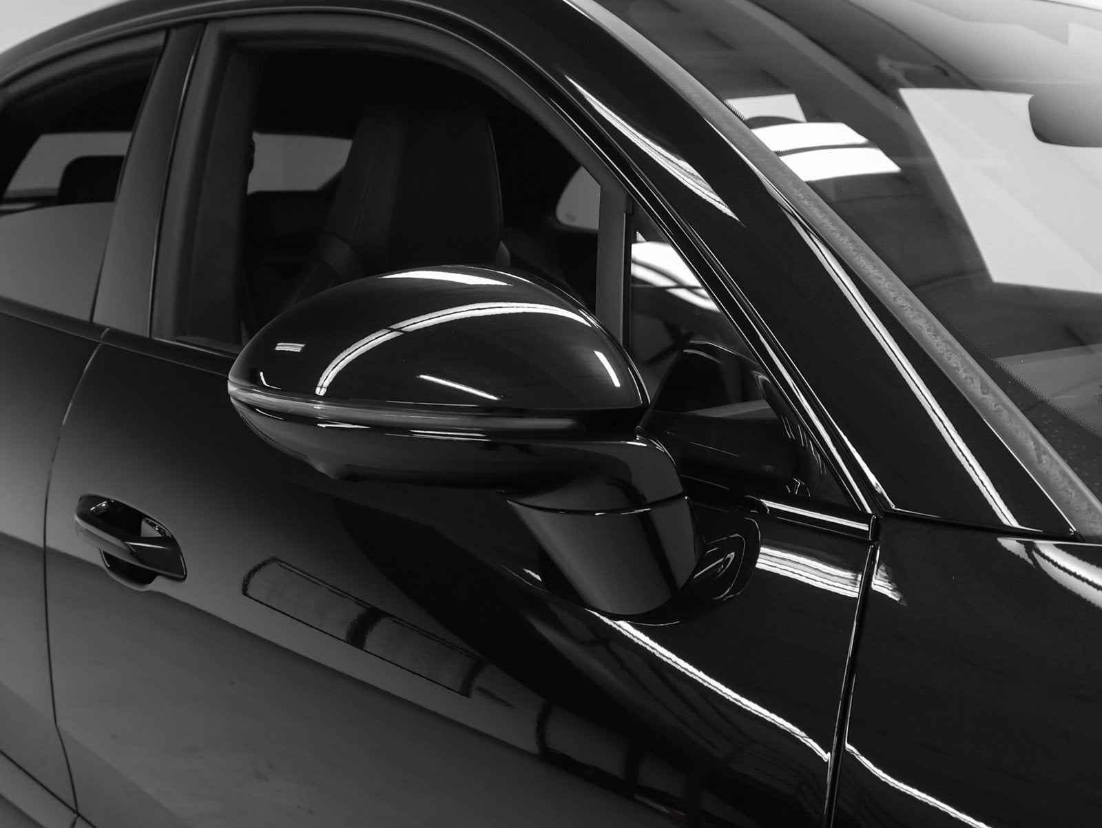 2025 Porsche Macan Macan Turbo Electric