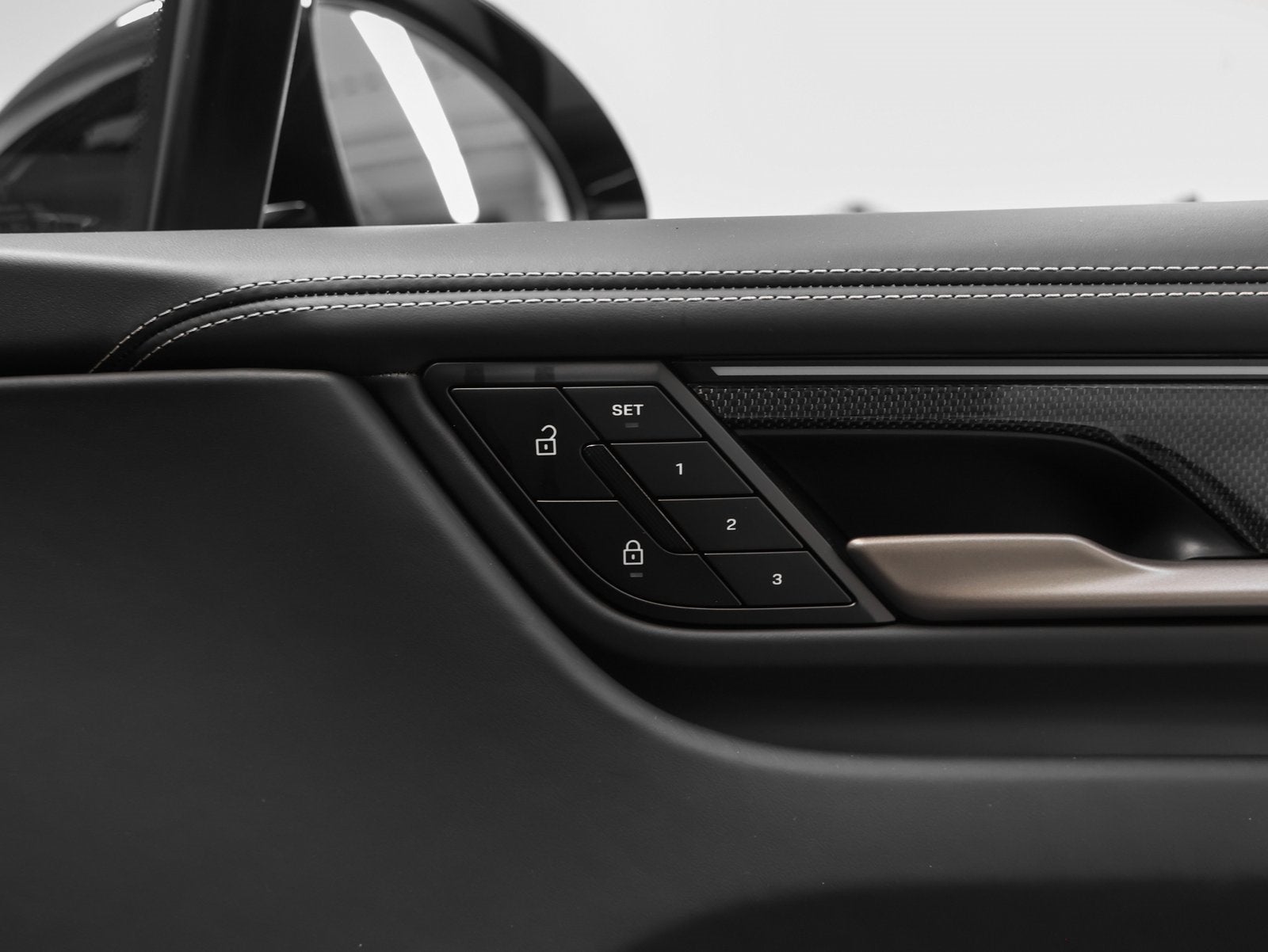 2025 Porsche Macan Macan Turbo Electric