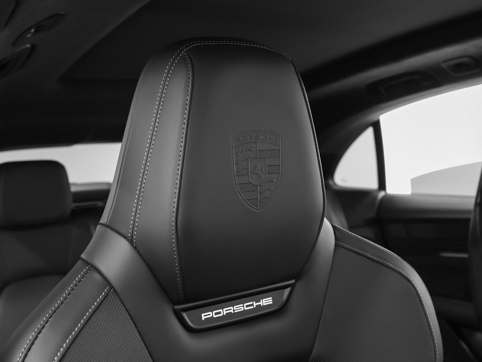 2025 Porsche Macan Macan Turbo Electric