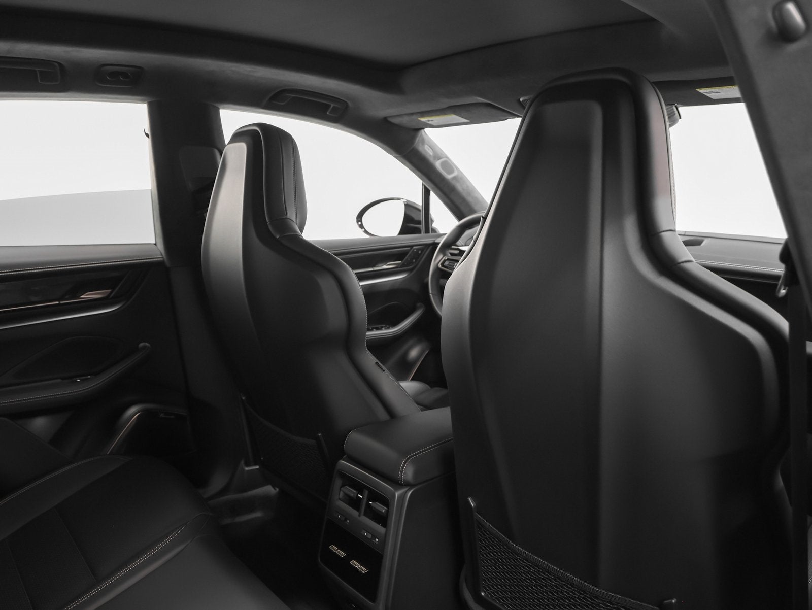 2025 Porsche Macan Macan Turbo Electric