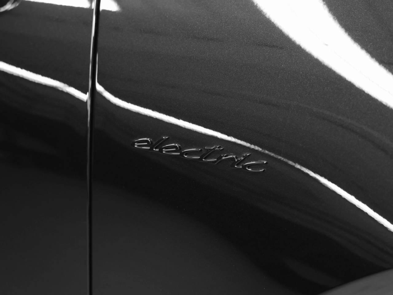 2025 Porsche Macan Macan Turbo Electric