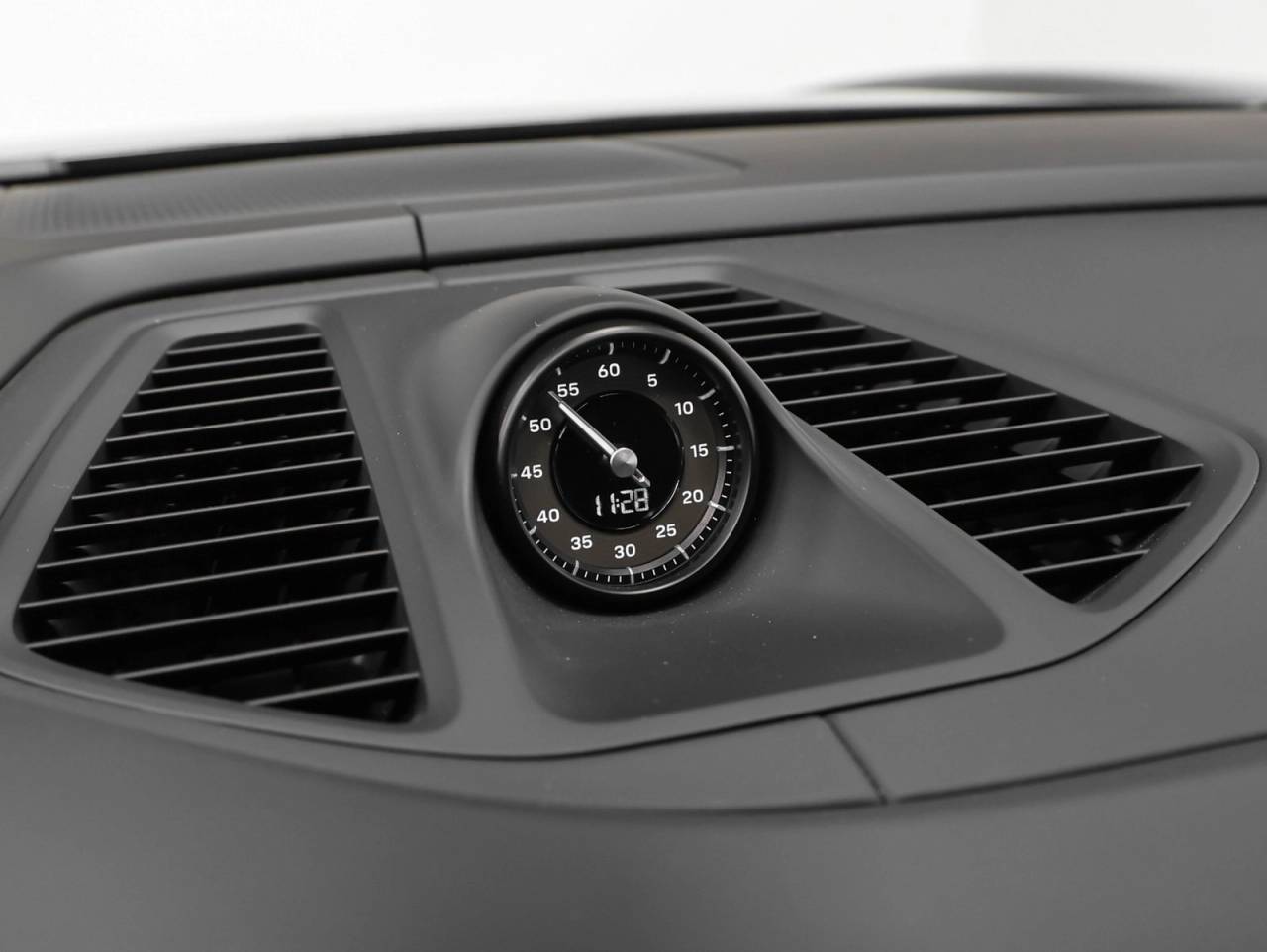 2025 Porsche Macan Macan Turbo Electric