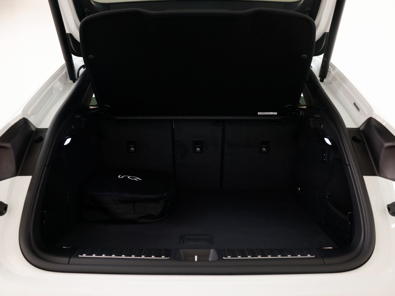 2025 Porsche Macan Electric Turbo