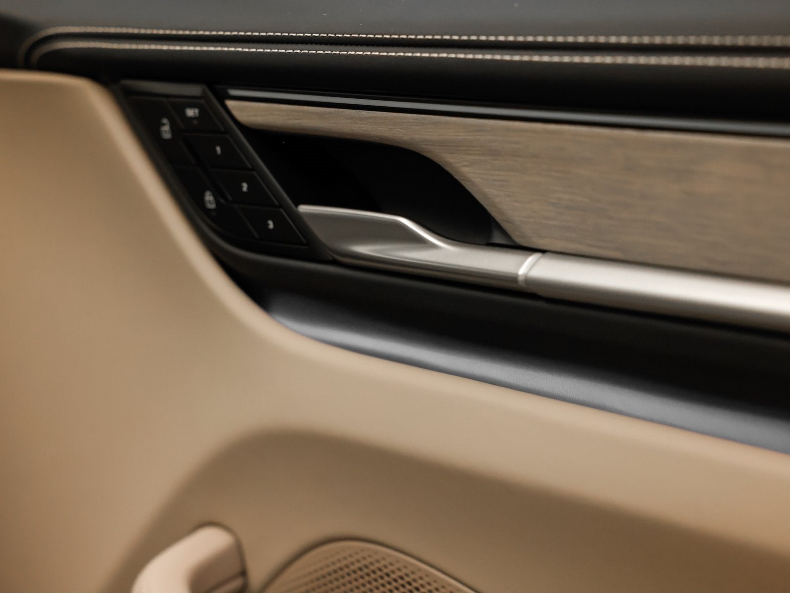 2025 Porsche Macan Electric Turbo