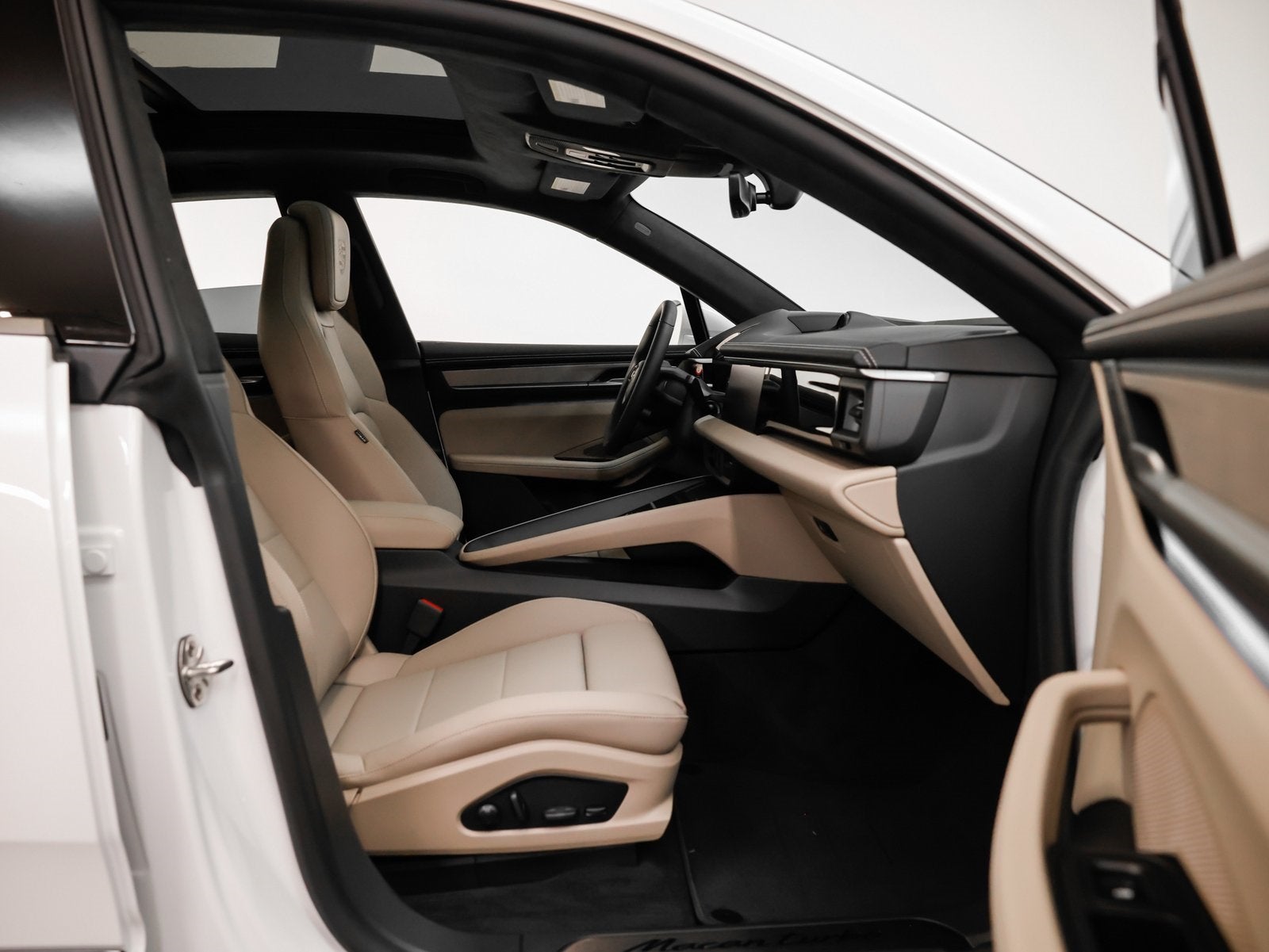 2025 Porsche Macan Electric Turbo