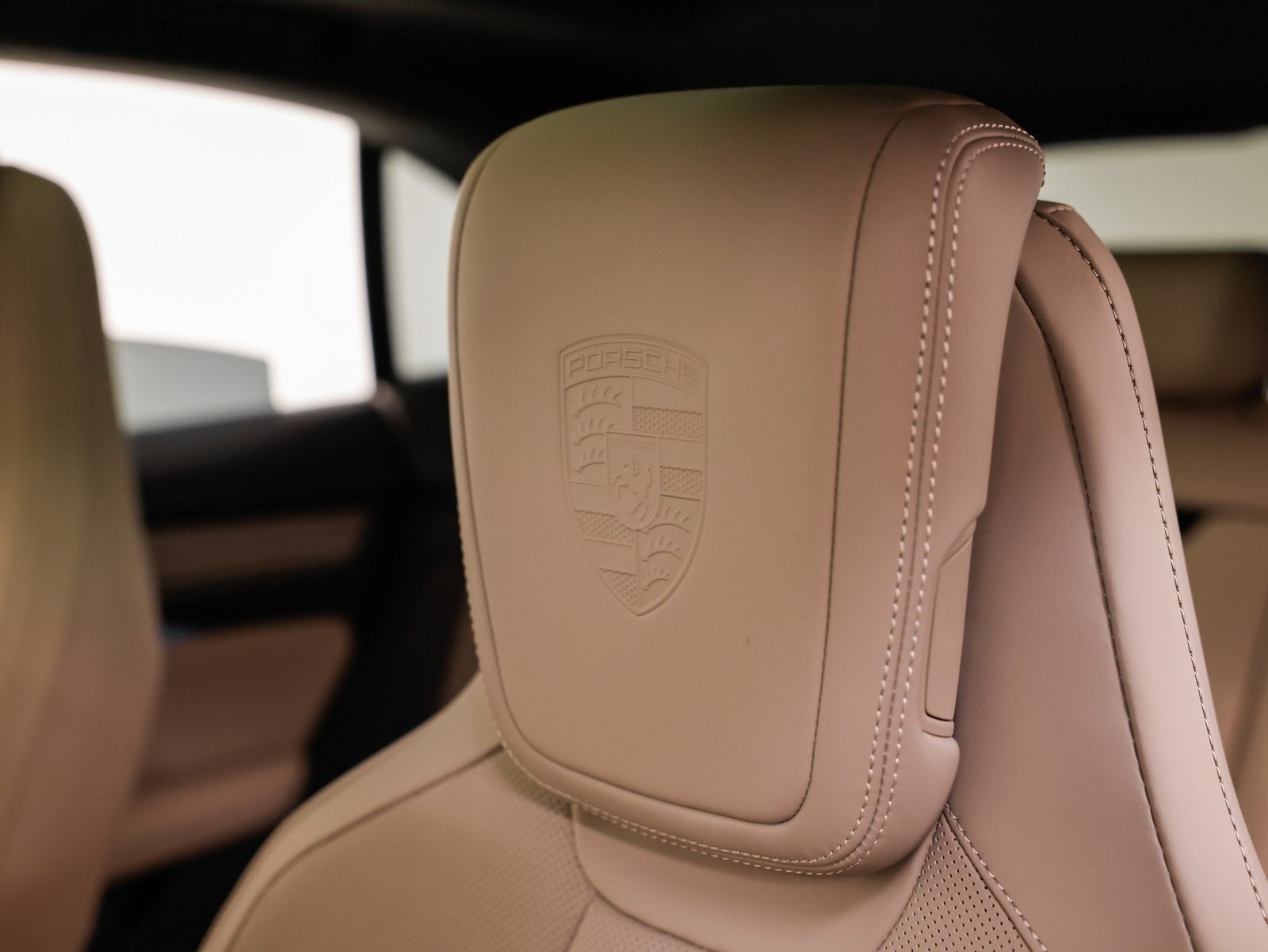 2025 Porsche Macan Electric Turbo