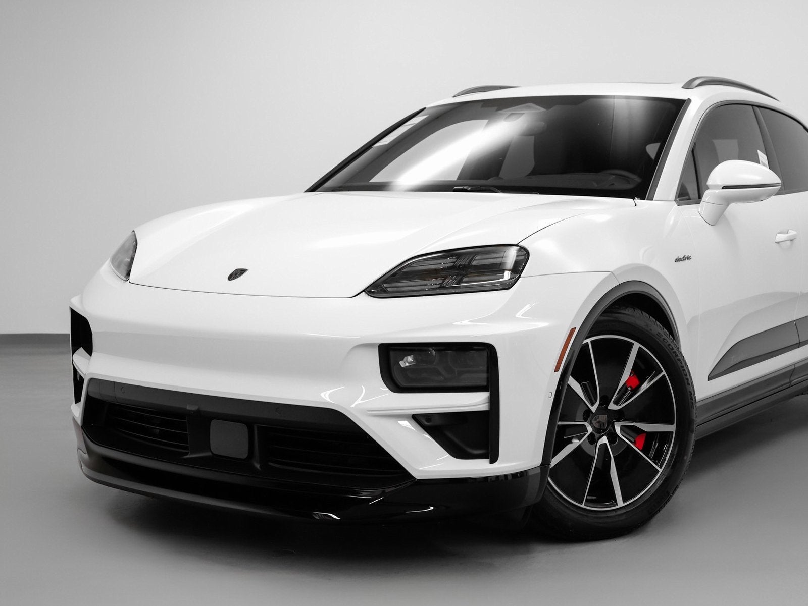 2025 Porsche Macan Electric Turbo